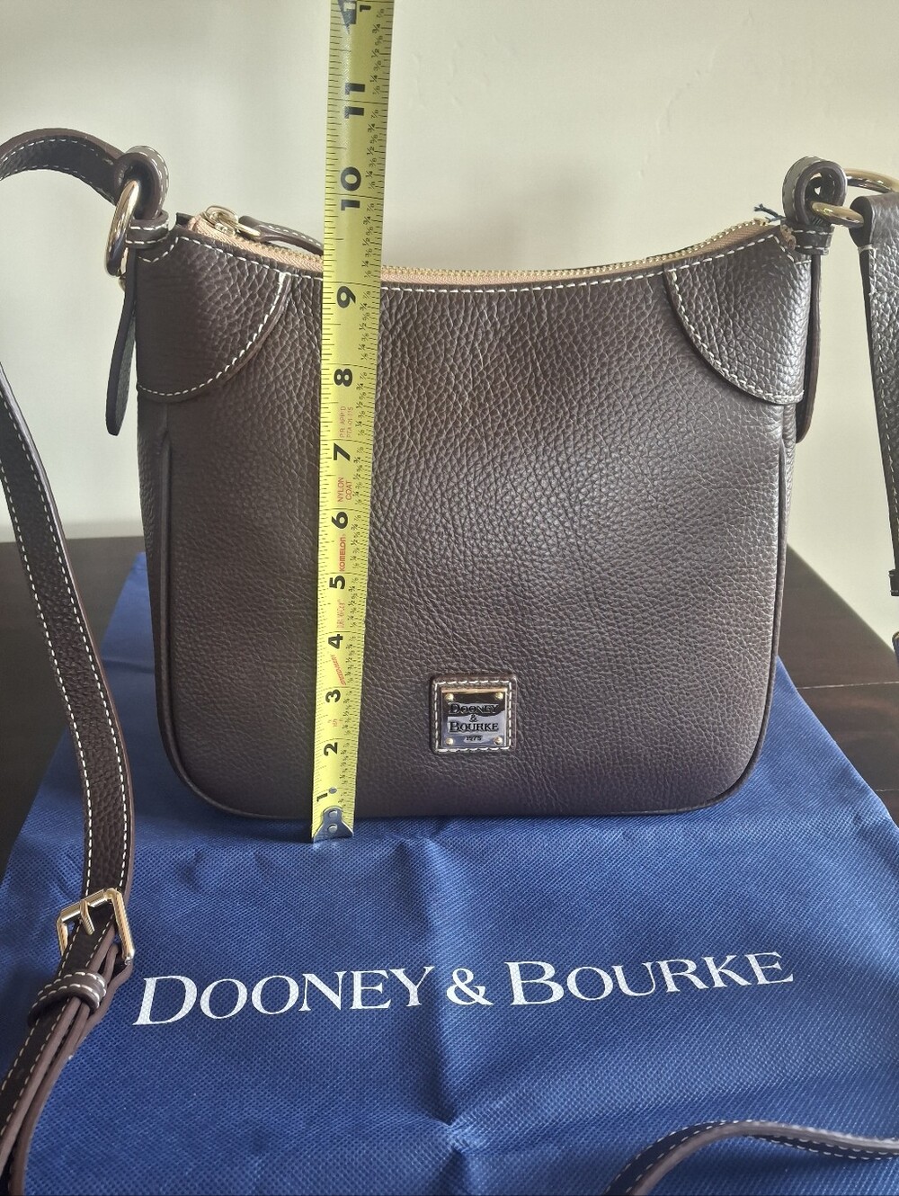 DOONEY & BOURKE The "Lucca" Leather Crossbody - Brown Tmoro - Picture 9 of 13